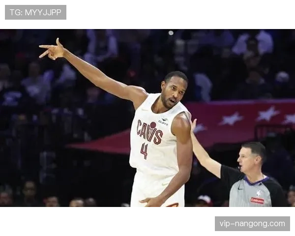 埃文·莫布里利用内线单打拉开防守有效提升得分效率