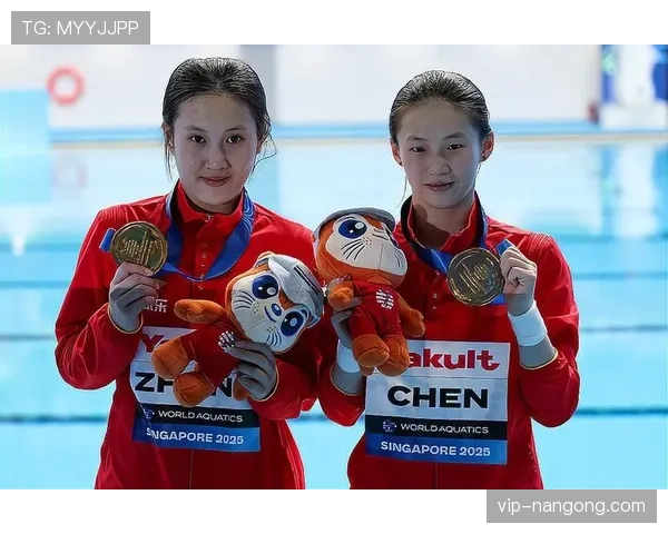 掌敏洁跳水后回家连沙发都不坐，地板擦得能反光