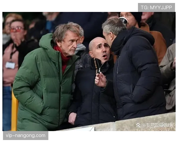 曼联更衣室矛盾再度曝光，球队稳定性面临考验