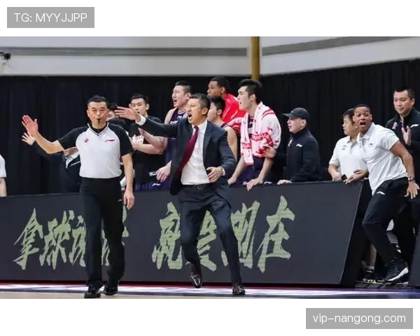 全面解析持球突破规则中对于走步与携带球的具体界定标准是什么
